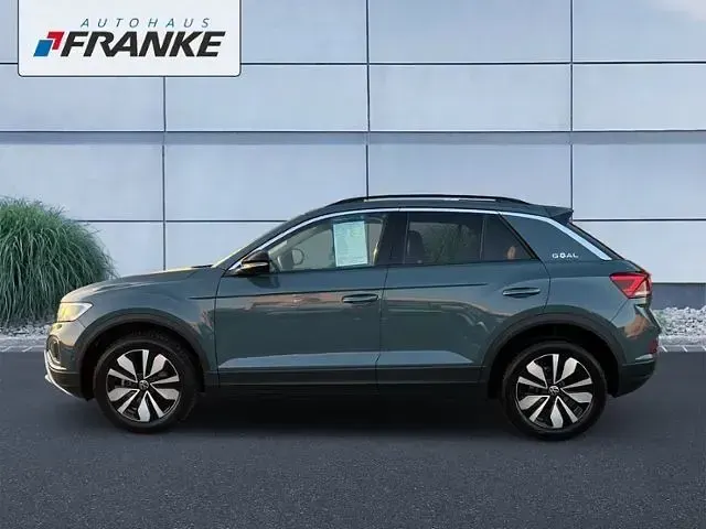 Gebraucht VW T-Roc Goal 116 PS (85 kW) 2025 Petroleum blue metallic SUV