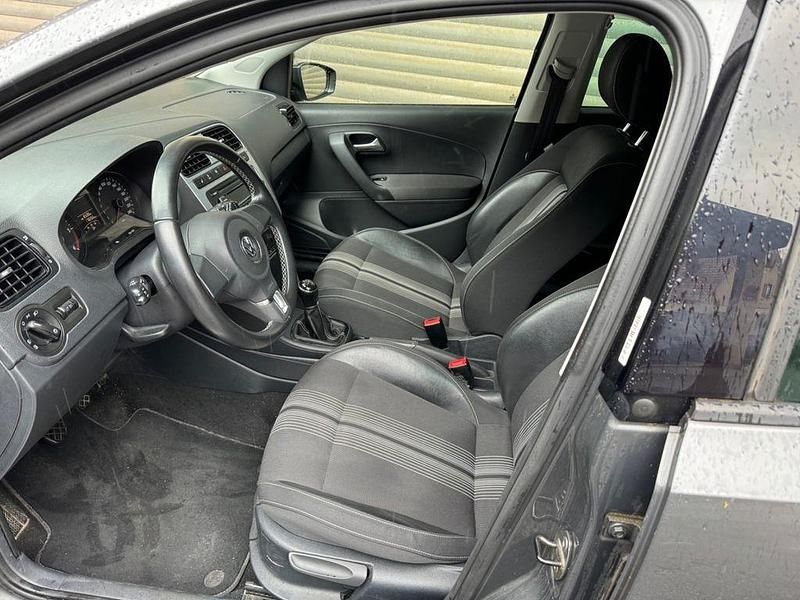 Gebraucht VW Polo Match 90 PS (66 kW) 2013 Grau Limousine