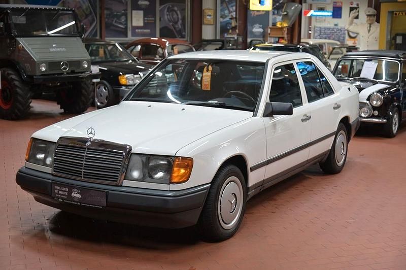 Gebraucht Mercedes 200 72 PS (52 kW) 1985 Weiß Limousine