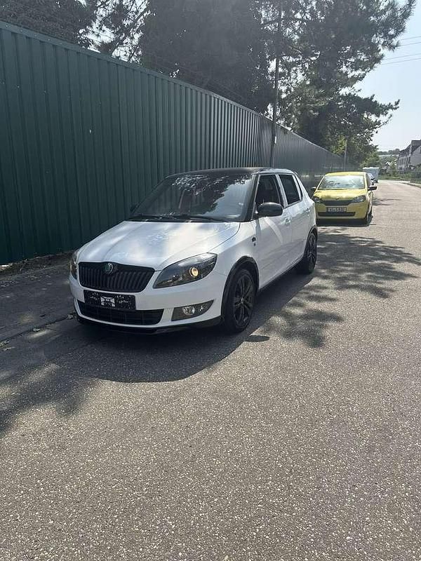 Weiß Gebraucht 2011 Skoda Fabia Monte Carlo Kleinwagen | 2.999 € (Fairer Preis) - Bild 1/4