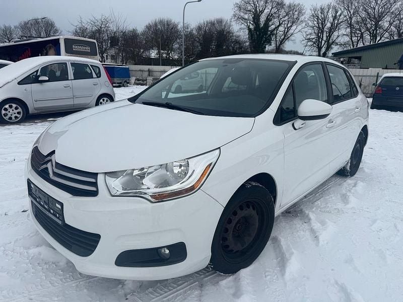 Weiß Gebraucht 2016 Citroën C4 Live Limousine | 3.499 € (Superpreis) - Bild 1/4