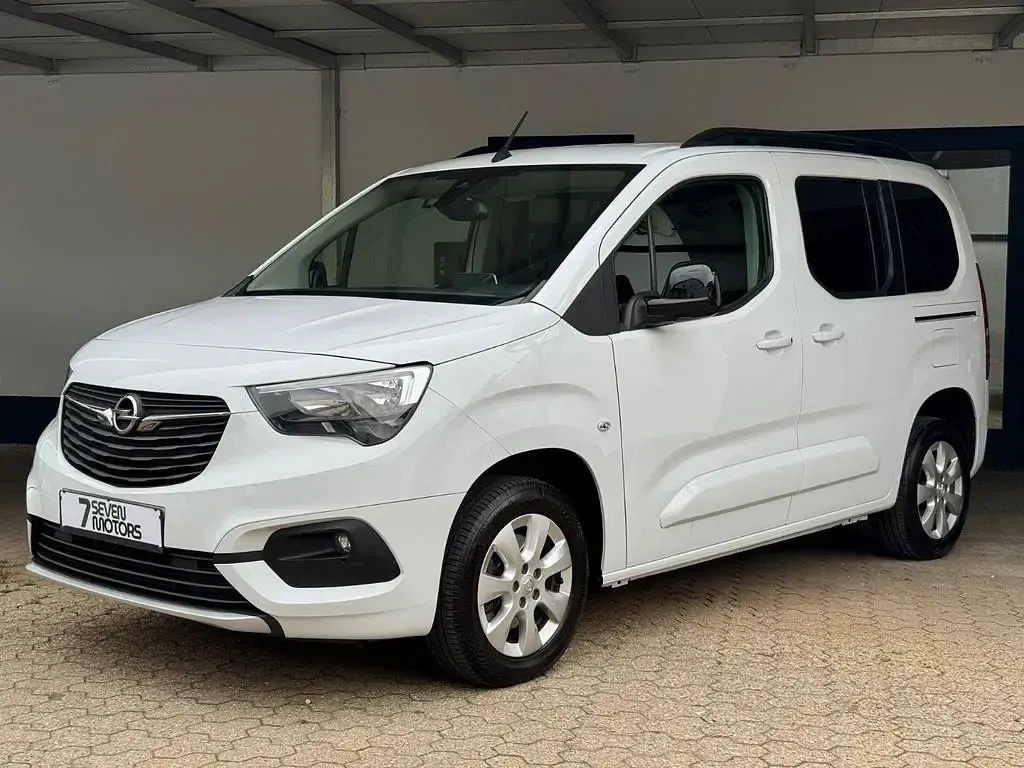 Gebraucht Opel Combo Life 131 PS (96 kW) 2023 Weiß Van / Kleinbus
