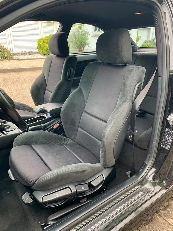 Schwarz Gebraucht 2002 BMW 325 Sport Line Coupé | 5.450 € (Superpreis) - Bild 1/4