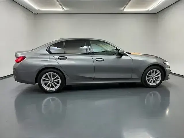 Gebraucht BMW 320 Shadowline 190 PS (139 kW) 2023 Grau Limousine
