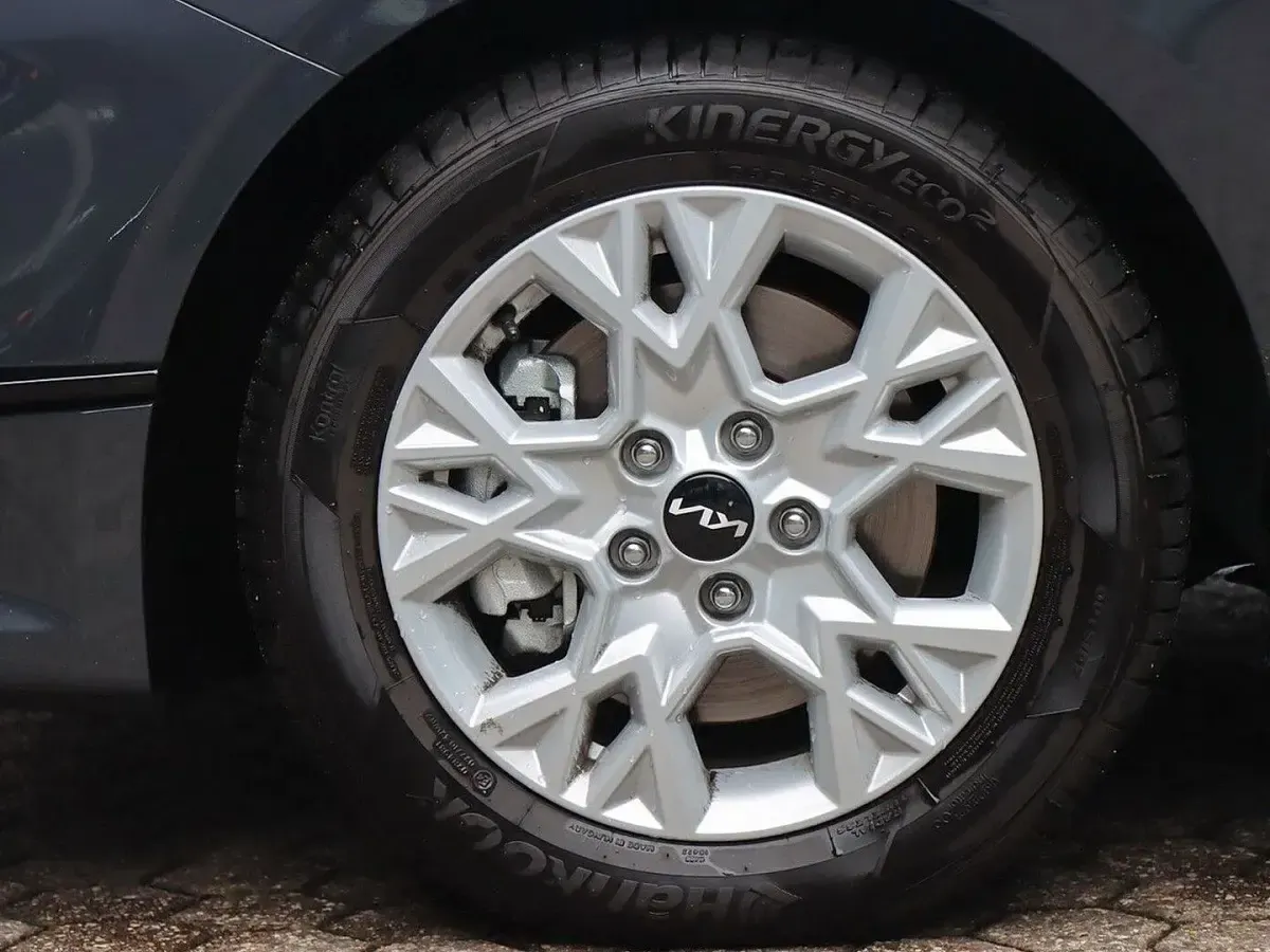 Gebraucht Kia Ceed Comfort 140 PS (102 kW) 2024 (h8g) dark penta metal m Kleinwagen