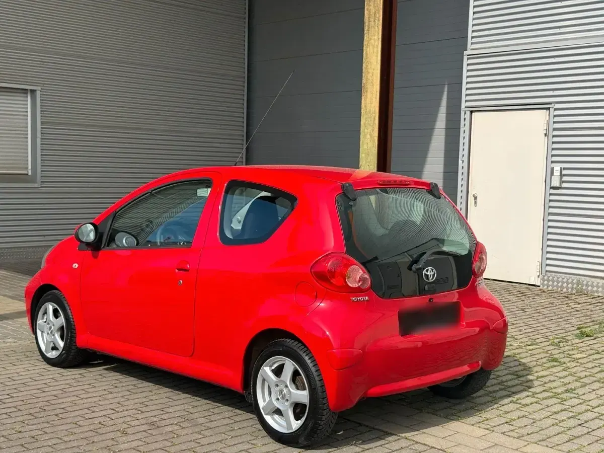 Gebraucht Toyota Aygo Cool 68 PS (50 kW) 2008 Rot Kleinwagen