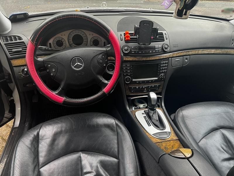 Usata Mercedes E320 204 CV (150 kW) 2005 Grigio Berlina