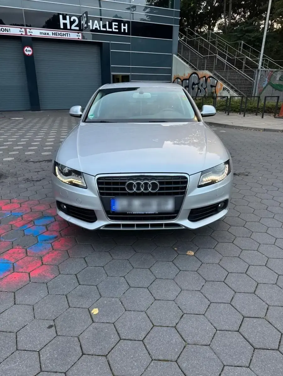 Gebraucht Audi A4 160 PS (117 kW) 2009 Grau Limousine
