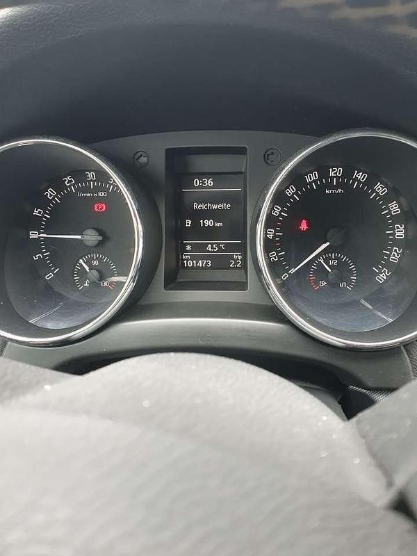 Gebraucht Skoda Yeti Adventure 140 PS (102 kW) 2013 Silber SUV