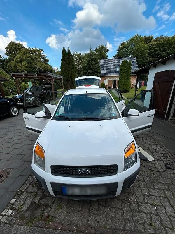 Weiß Gebraucht 2012 Ford Fusion Kleinwagen | 3.750 € (Fairer Preis) - Bild 1/4