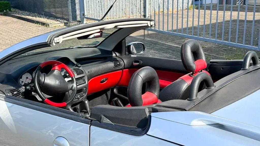 Gebraucht Peugeot 206 CC Platinum 109 PS (80 kW) 2002 Silber Cabrio