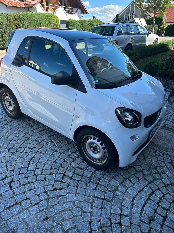 Weiß Gebraucht 2015 Smart ForTwo Coupé Cabrio | 10.700 € (Etwas zu teuer) - Bild 1/4