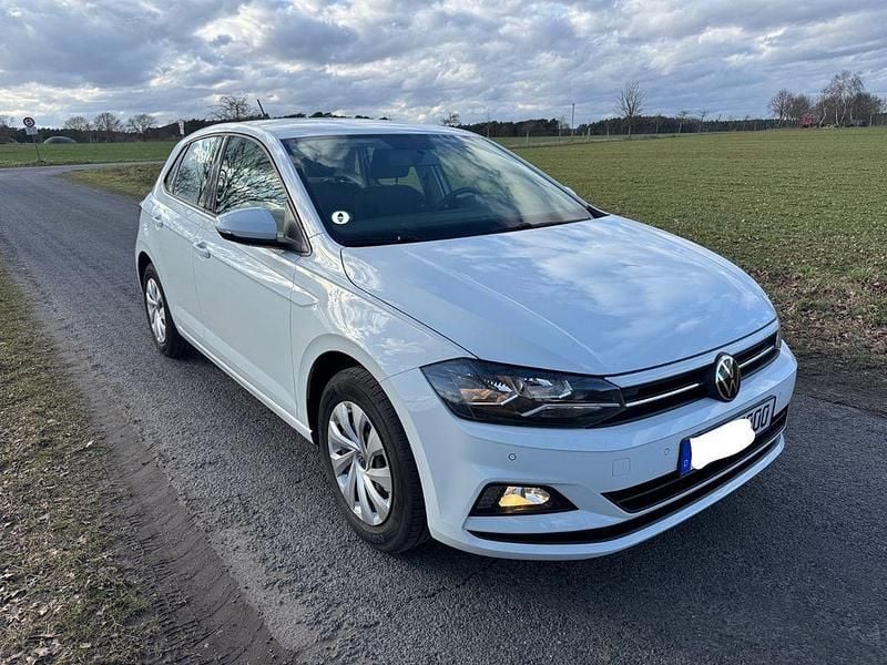 Gebraucht VW Polo Comfortline 95 PS (69 kW) 2021 Weiß Kleinwagen