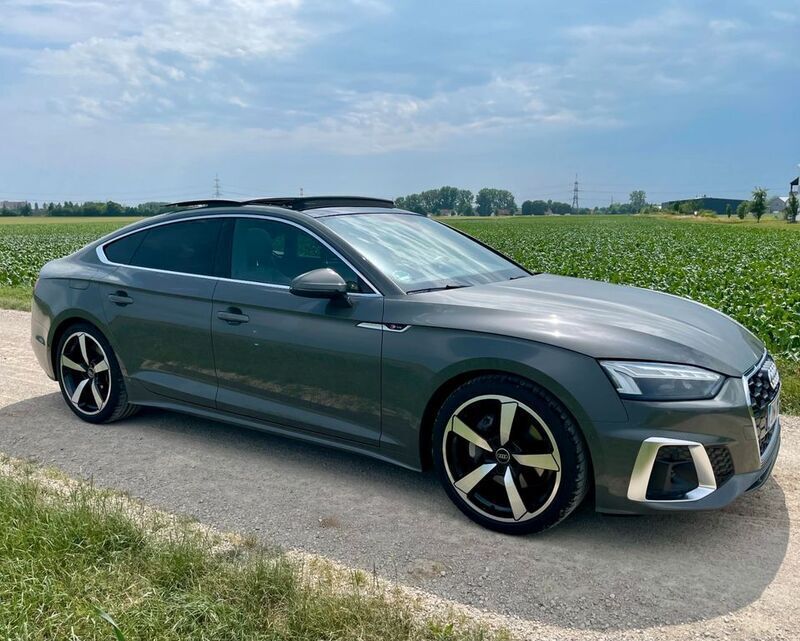 Grau Gebraucht 2024 Audi A5 Sportback S-Line Limousine | 42.900 € (Fairer Preis) - Bild 1/4