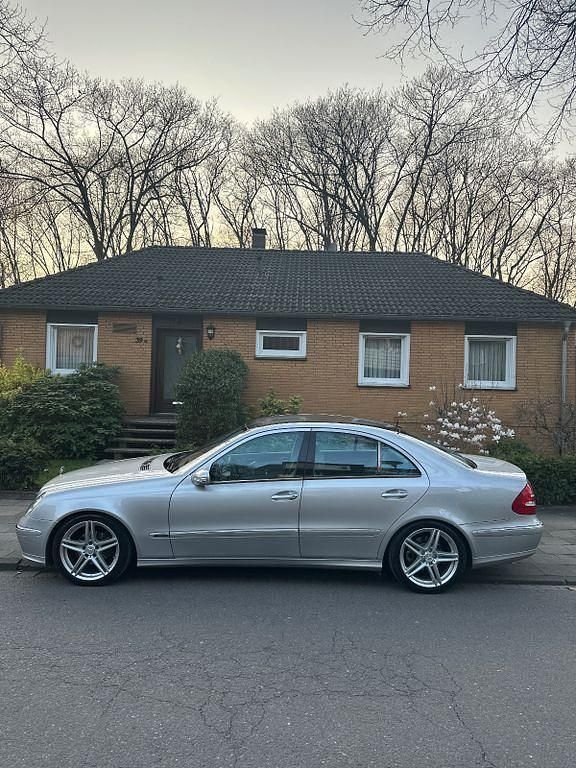 Gebraucht Mercedes E270 Avantgarde 177 PS (130 kW) 2003 Silber Limousine
