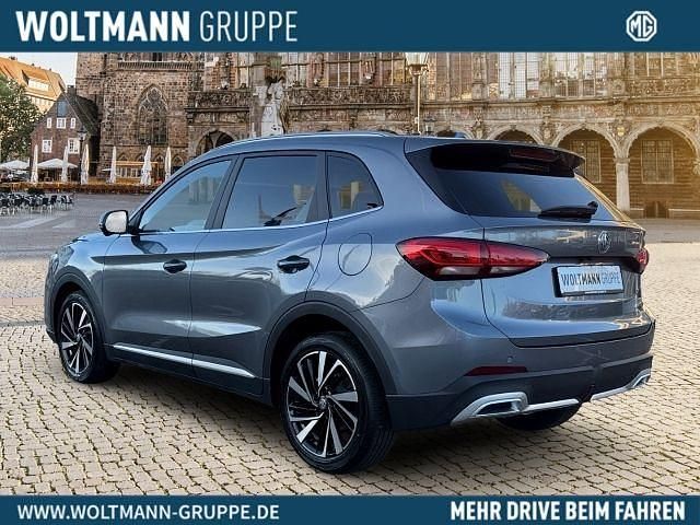 Neu MG ZS Luxury 197 PS (144 kW) 2025 Silber Limousine