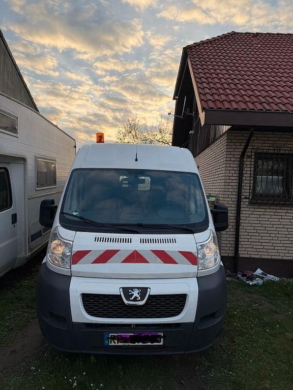 Gebraucht Peugeot Boxer 120 PS (88 kW) 2009 Weiß Van