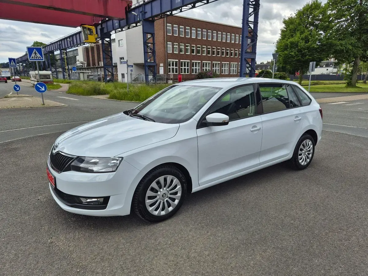 Gebraucht Skoda Rapid 95 PS (69 kW) 2018 Weiß Kleinwagen