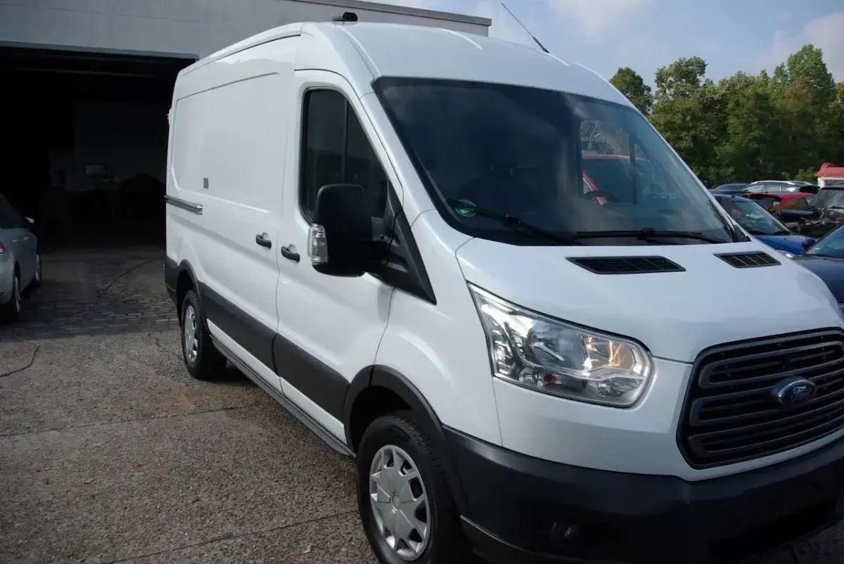 Gebraucht Ford Transit Trend 131 PS (96 kW) 2017 Weiß Limousine