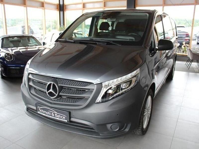 Grau Gebraucht 2018 Mercedes Vito Van / Kleinbus | 24.990 € (Guter Preis) - Bild 1/4