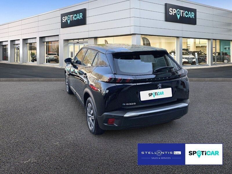 Gebraucht Peugeot e-2008 Active 100 kW (136 PS) 2022 Schwarz SUV