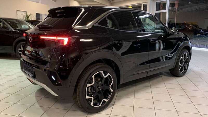 Gebraucht Opel Mokka-e Ultimate 100 kW (136 PS) 2023 Diamant schwarz metallic SUV