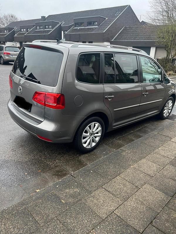 Gebraucht VW Touran 140 PS (102 kW) 2011 Grau Van / Kleinbus