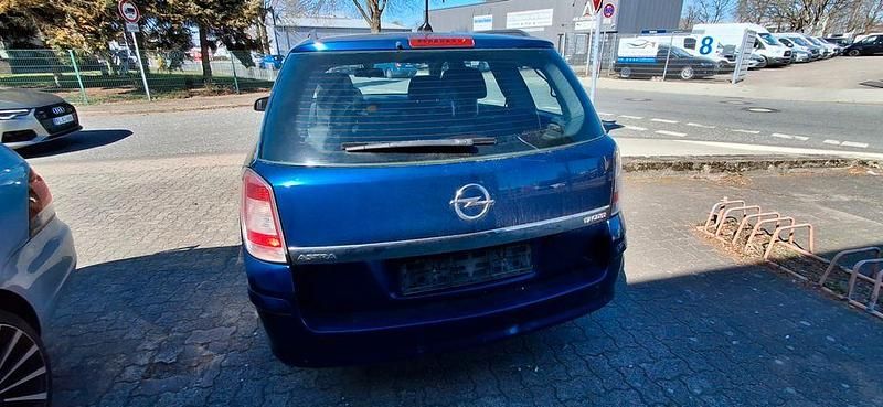 Gebraucht Opel Astra Edition 125 PS (91 kW) 2008 Blau Limousine