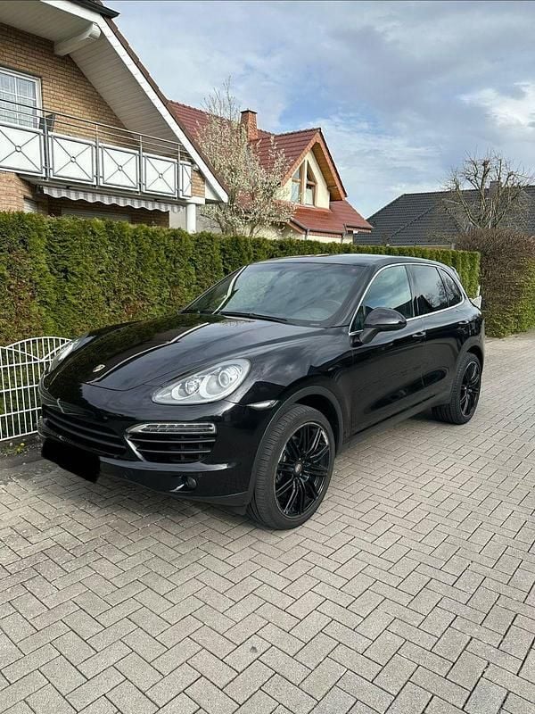 Second-hand Porsche Cayenne 245 CP (180 kW) 2011 Negru SUV