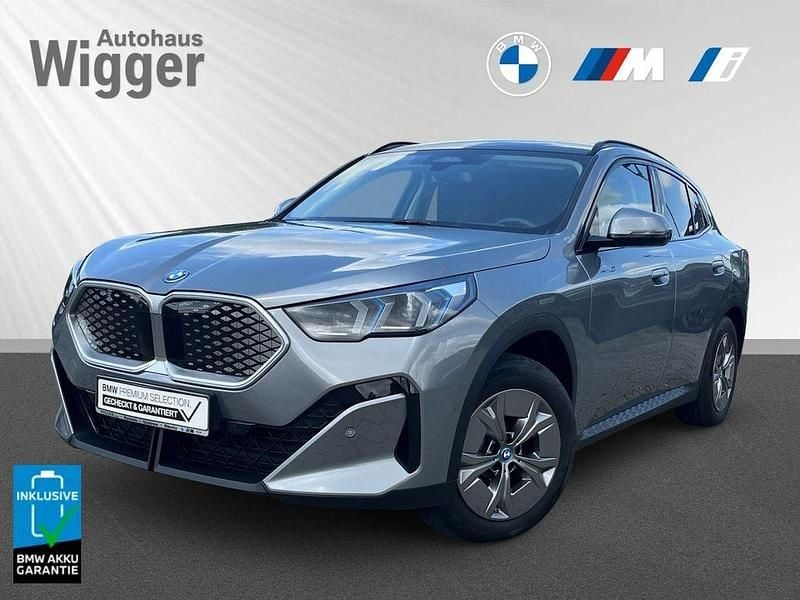 Grau Gebraucht 2024 BMW iX2 Performance SUV | 44.900 € (Fairer Preis) - Bild 1/4
