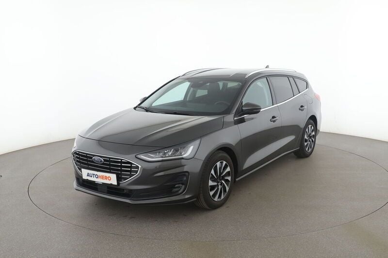 Grau Gebraucht 2022 Ford Focus Titanium X Kombi | 21.890 € (Fairer Preis) - Bild 1/4