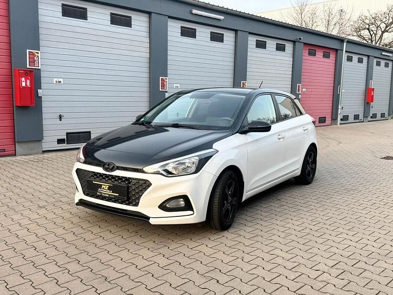 Weiß Gebraucht 2019 Hyundai i20 Active Kleinwagen | 9.890 € (Fairer Preis) - Bild 1/4