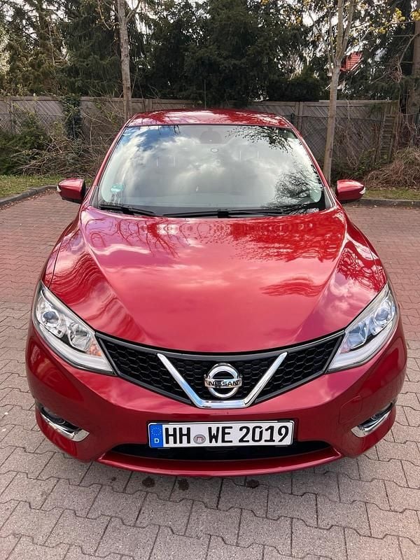 Gebraucht Nissan Pulsar 116 PS (85 kW) 2017 Rot Kleinwagen