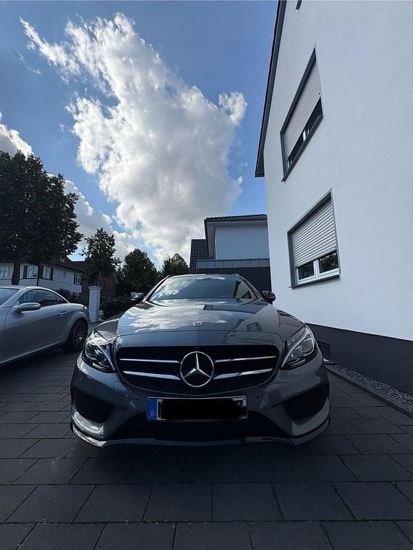 Grau Gebraucht 2018 Mercedes C200 Kombi | 19.500 € (Superpreis) - Bild 1/4