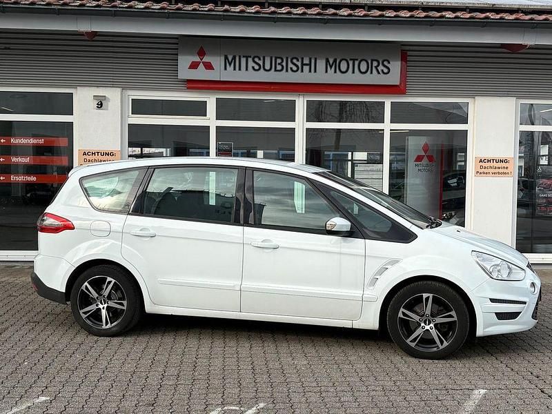 Gebraucht Ford S-MAX Trend 140 PS (102 kW) 2013 Weiß Van / Kleinbus