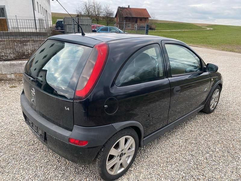 Gebraucht Opel Corsa Sport 90 PS (66 kW) 2002 Schwarz Kleinwagen