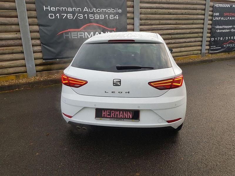 Gebraucht Seat Leon XCELLENCE 150 PS (110 kW) 2020 Weiß Limousine