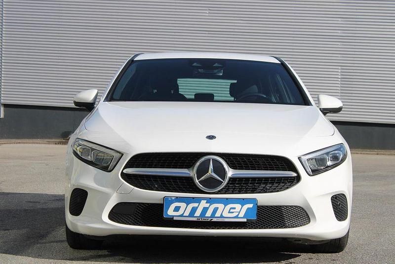 Gebraucht Mercedes A160 109 PS (80 kW) 2018 Weiß Limousine