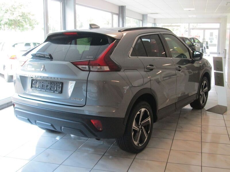 Gebraucht Mitsubishi Eclipse Cross Basis 188 PS (138 kW) 2024 Grau SUV