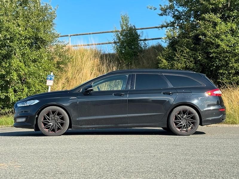 Gebraucht Ford Mondeo Vignale 211 PS (155 kW) 2016 Schwarz Kombi