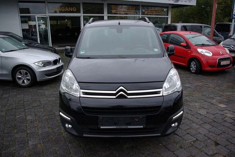 Schwarz Gebraucht 2017 Citroën Berlingo PureTech Van / Kleinbus | 6.800 € (Superpreis) - Bild 1/4