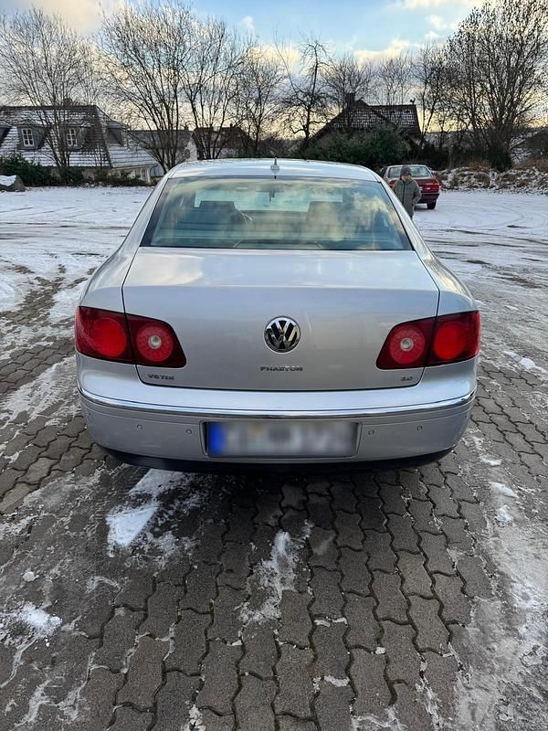 Second-hand VW Phaeton 239 CP (175 kW) 2010 Argintiu Berlinǎ