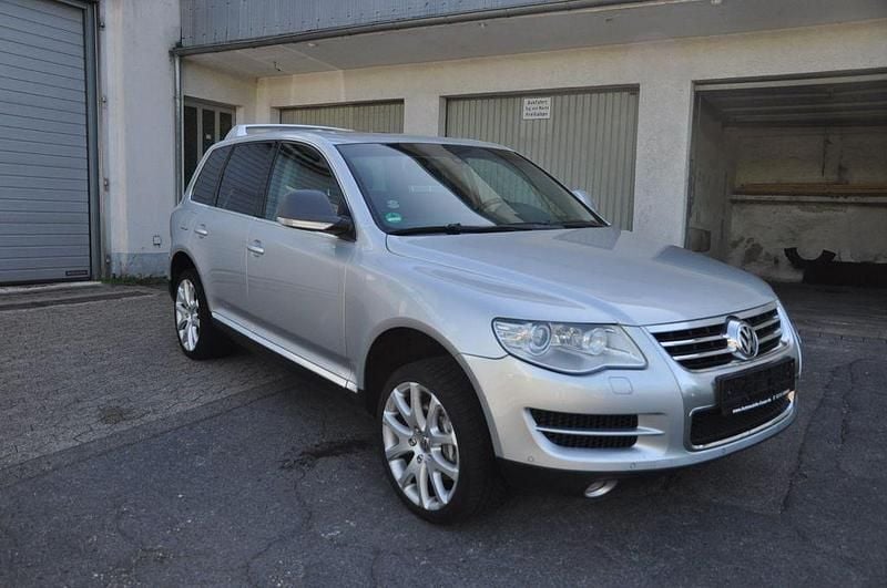 Silber Gebraucht 2007 VW Touareg Individual SUV | 3.950 € (Superpreis) - Bild 1/4