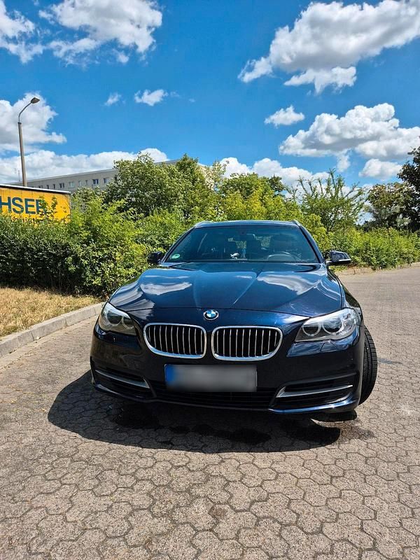 Gebraucht BMW 520 185 PS (136 kW) 2014 Blau Kombi