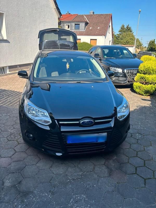Schwarz Gebraucht 2014 Ford Focus SYNC Edition Kleinwagen | 5.500 € (Fairer Preis) - Bild 1/4