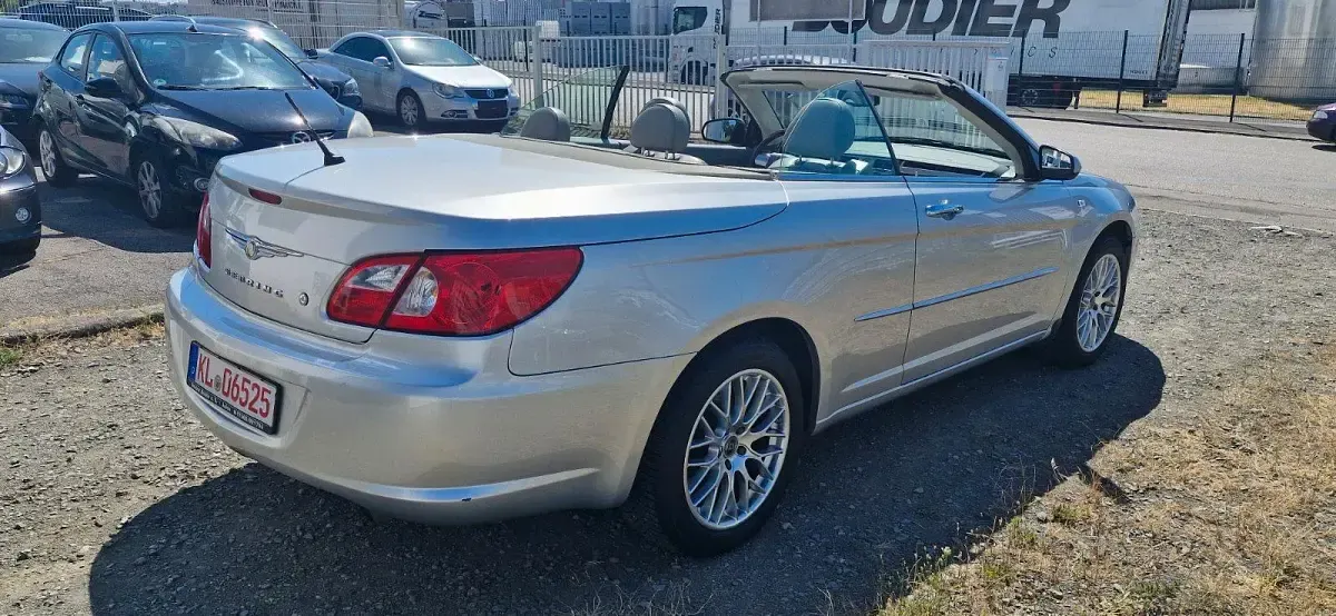 Gebraucht Chrysler Sebring Cabriolet 186 PS (136 kW) 2010 Grau Cabrio