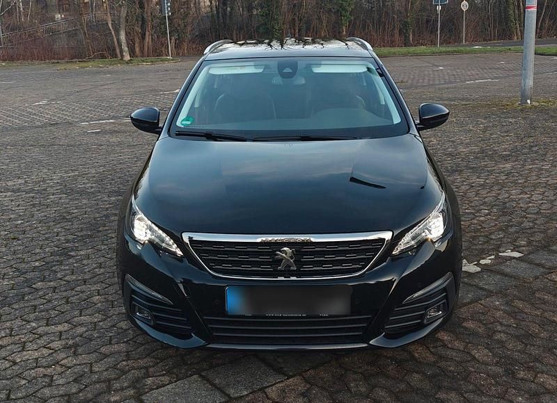 Gebraucht Peugeot 308 Allure 150 PS (110 kW) 2017 Schwarz Kombi