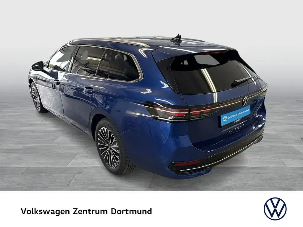 Gebraucht VW Passat Elegance 204 PS (150 kW) 2026 Reef blue metallic Kombi