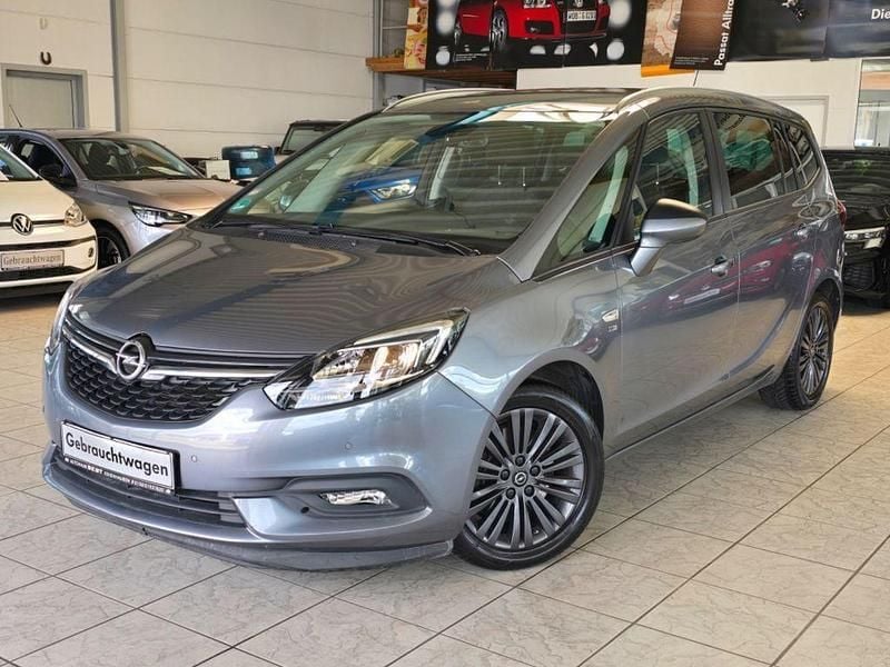 Grau Gebraucht 2019 Opel Zafira Tourer Van / Kleinbus | 14.999 € (Guter Preis) - Bild 1/4