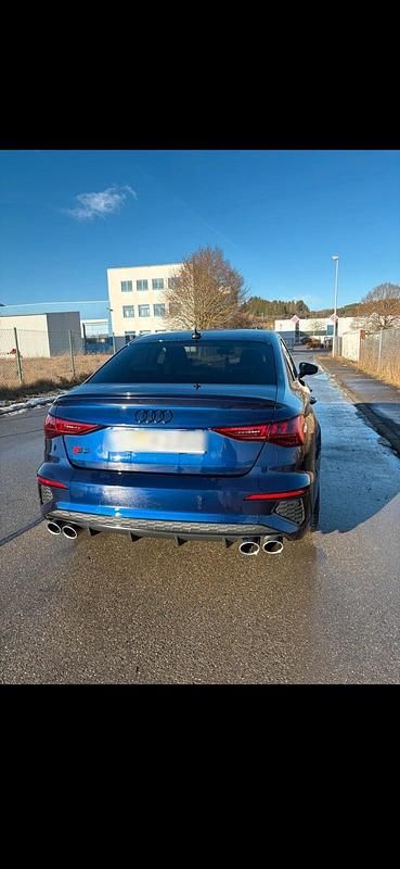 Gebraucht Audi S3 Ambiente 310 PS (228 kW) 2022 Blau Limousine